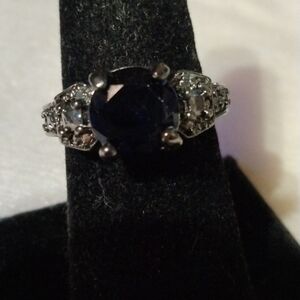 sapphire colored cocktail ring size 8 NWT (sku 597)